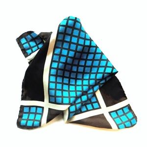 Vintage Grid Patterned Scarf